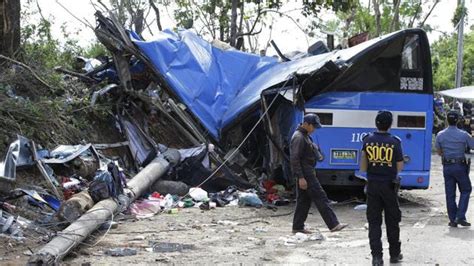 At least 14 students died in a bus crash in Tanay, Rizal.